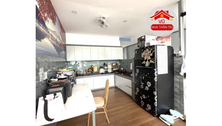 Bán Nhà Đẹp Mặt Tiền Quận 4, gần Vĩnh Khánh, 2 xe hơi tránh, 4 tầng, 5,3 x 9,5m , Nhỉnh 8 Đồng